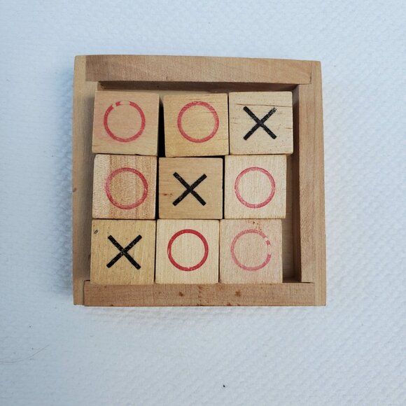 Wooden Tic Tac Toe Family Travel Mini Board Game - Picture 3 of 4